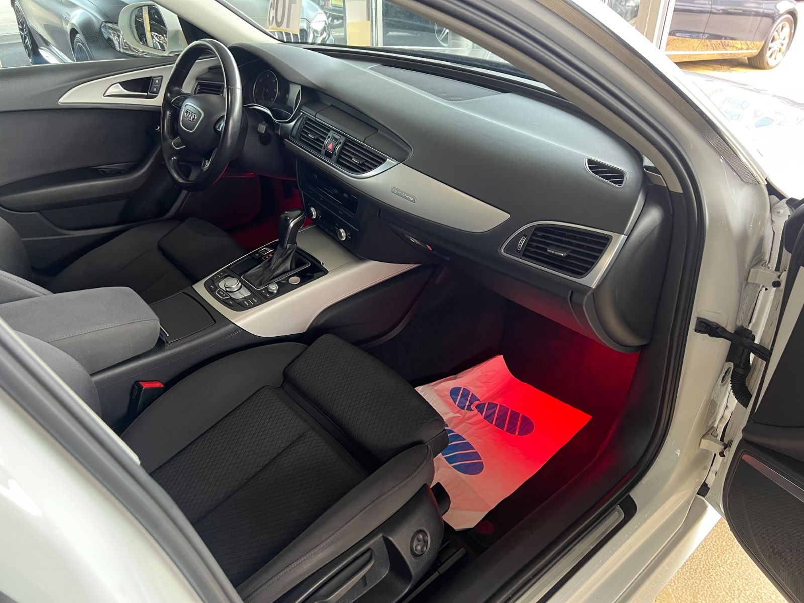 Fahrzeugabbildung Audi A6 Avant 2.0 TDI quattro
