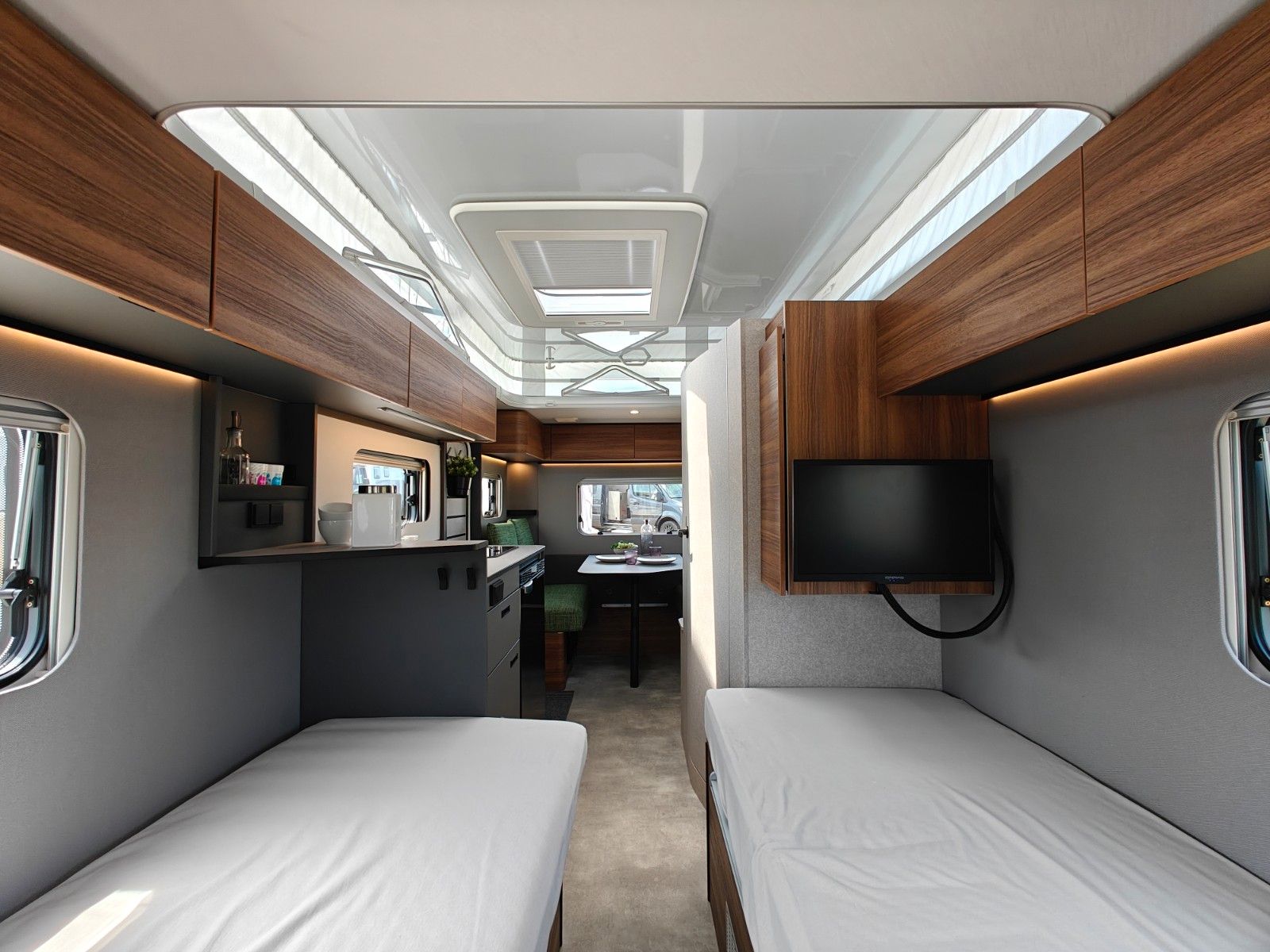 Fahrzeugabbildung HYMER / ERIBA / HYMERCAR Feeling 470 2026