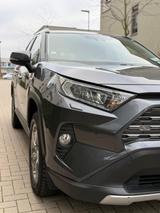 Toyota RAV 4 RAV4 Hybrid 4x2 Club - gebrauchte Toyota RAV 4 aus dem Jahr 2019