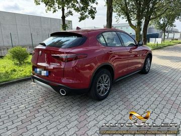 Alfa-Romeo Stelvio - 2