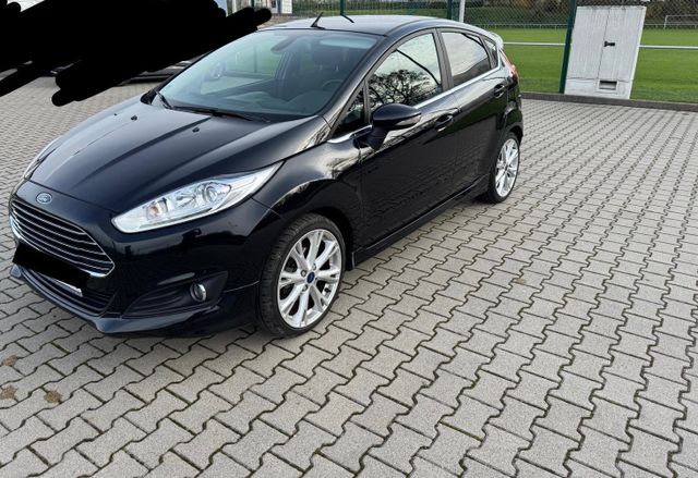 Ford Fiesta 1,0 EcoBoost 92kW S/S Titanium schwarz