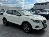 Nissan Qashqai Zama AT*PANO*SPUR*360°KAM*LED*1.HAND*NAV - Nissan Qashqai Zama mit Benzin-Antrieb