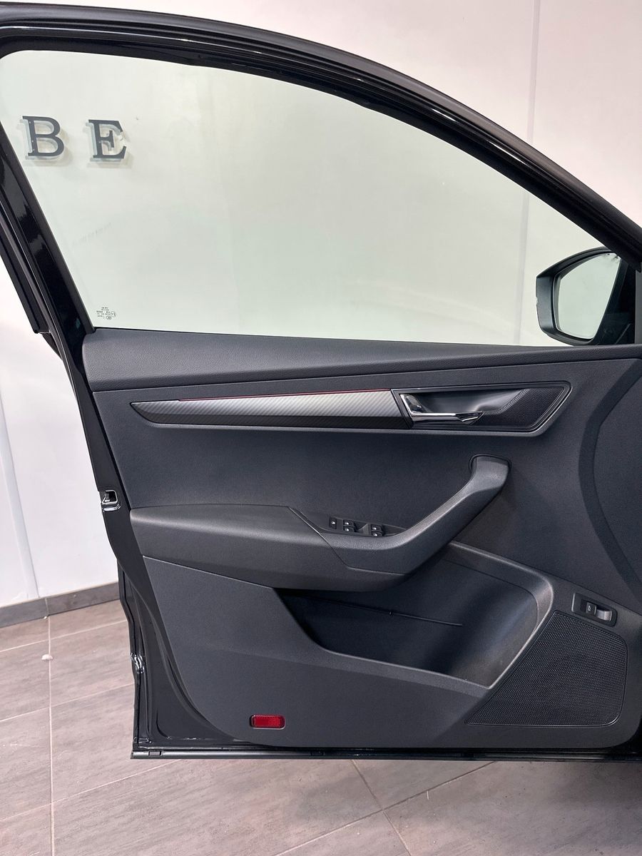 Fahrzeugabbildung SKODA Karoq 2.0 TDI DSG 4x4 Sportline NAV+ACC+360GRAD