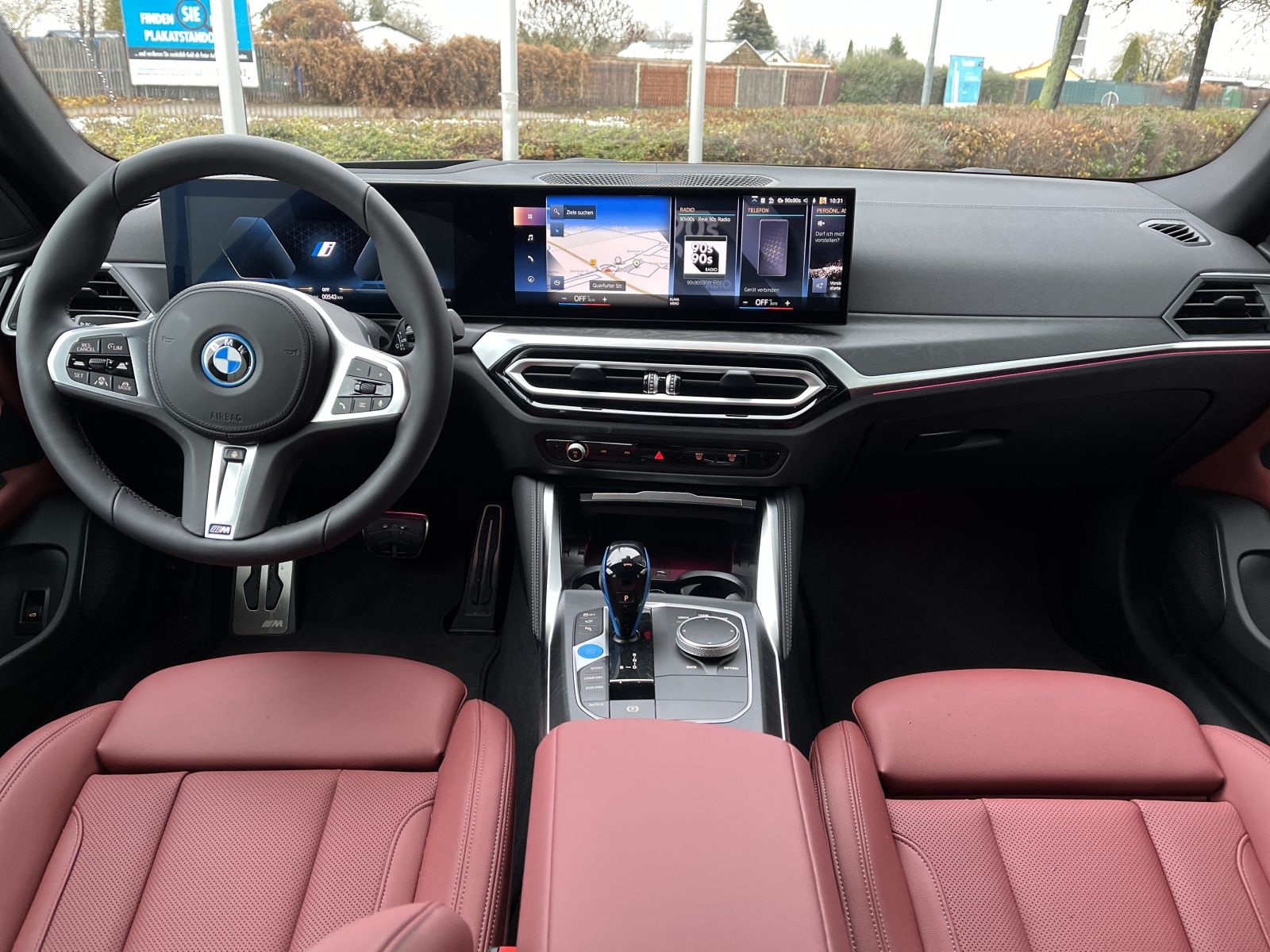 Fahrzeugabbildung BMW i4 eDrive40 GC M-Sport +ParkingAssistent+Komfort