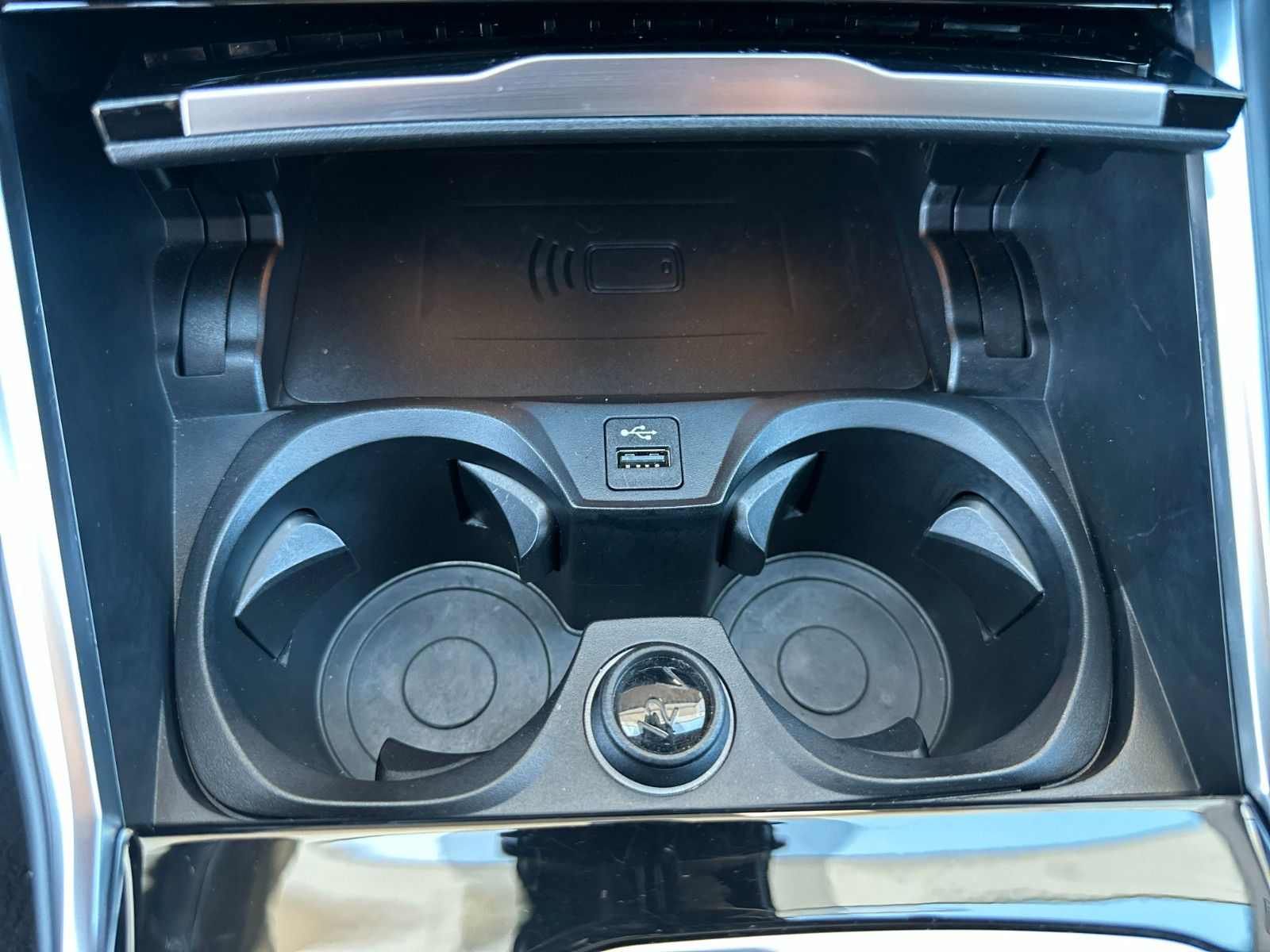 BMW 330e LC.PRO ACC LASER CARPLAY HUD HiFi KAMERA foto 22