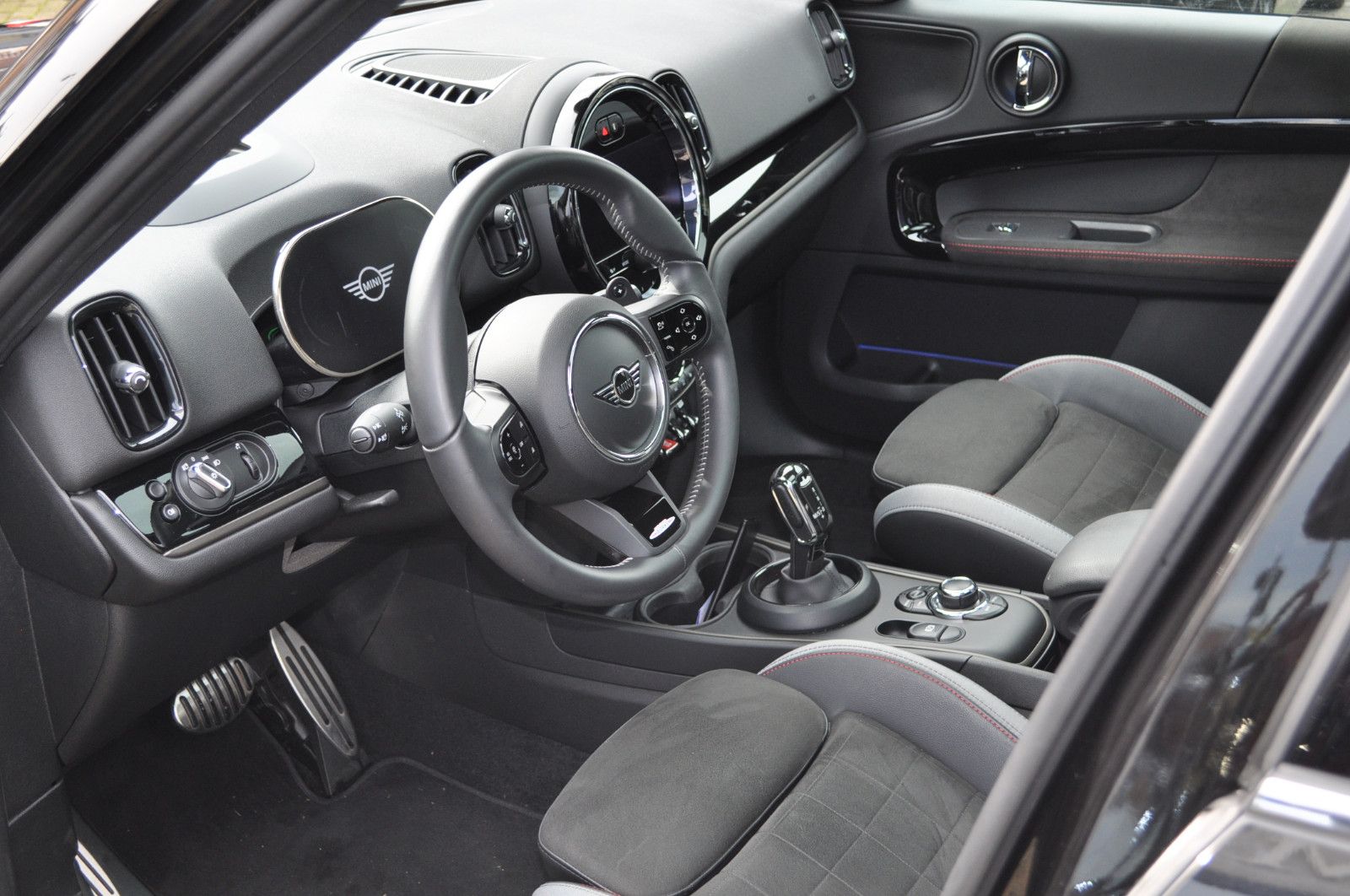 Fahrzeugabbildung MINI John Cooper Works Countryman Vollausstattung
