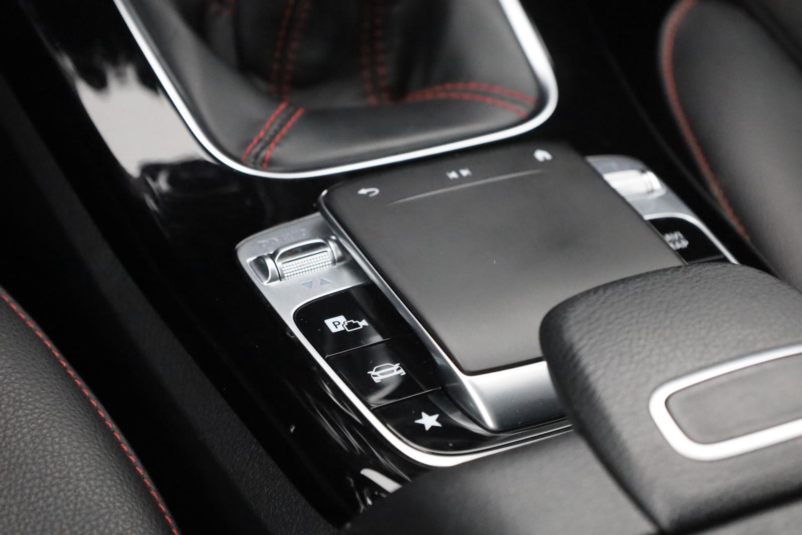 Mercedes-Benz A200 AMG Line LED Navi Sitzheizung Widescreen