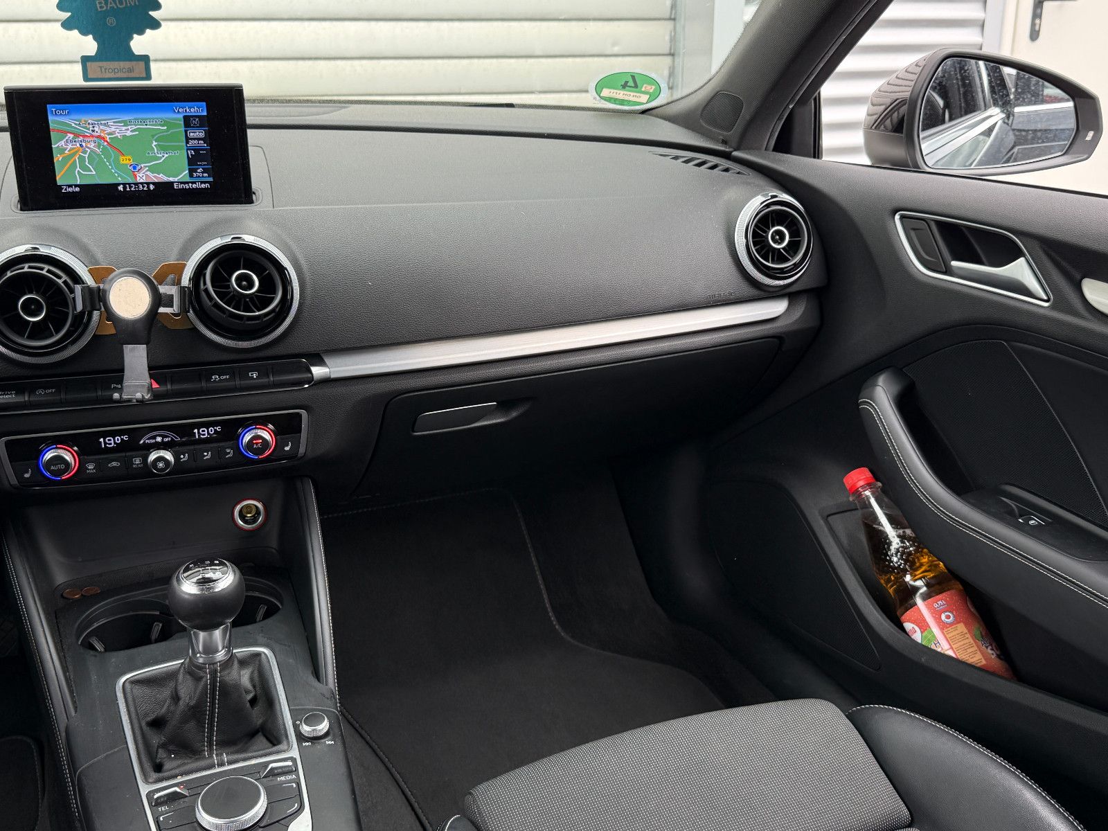 Fahrzeugabbildung Audi A3 Sportback S-Line Navi SHZ PDC Xenon Tempomat