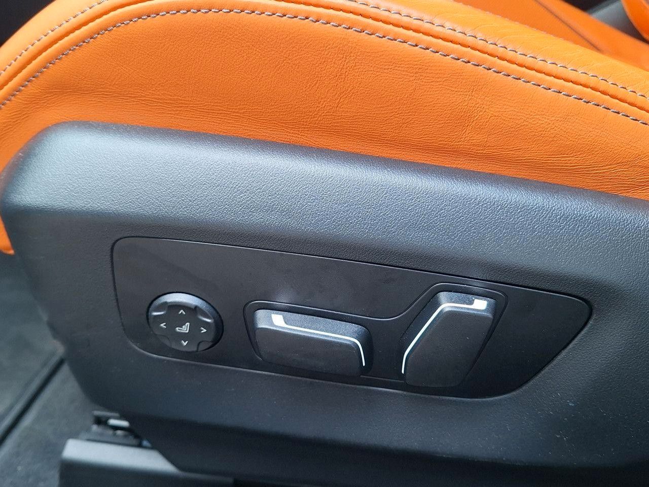 Fahrzeugabbildung BMW M5 Individual DA/PA-Prof B&W