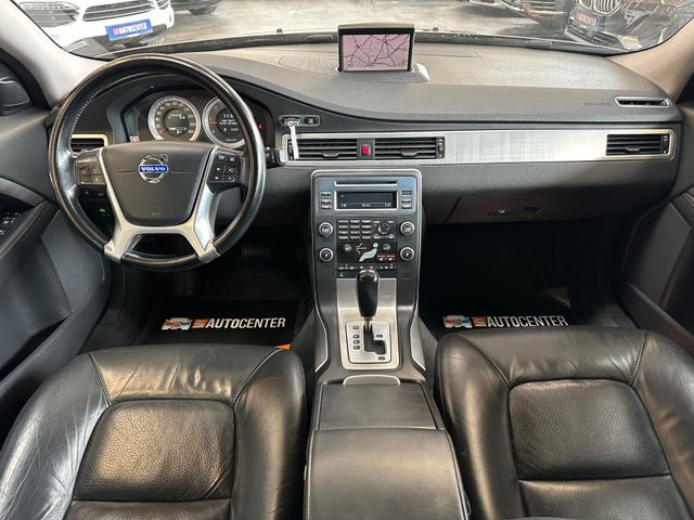 Volvo V70 Kombi Momentum *Leder*
