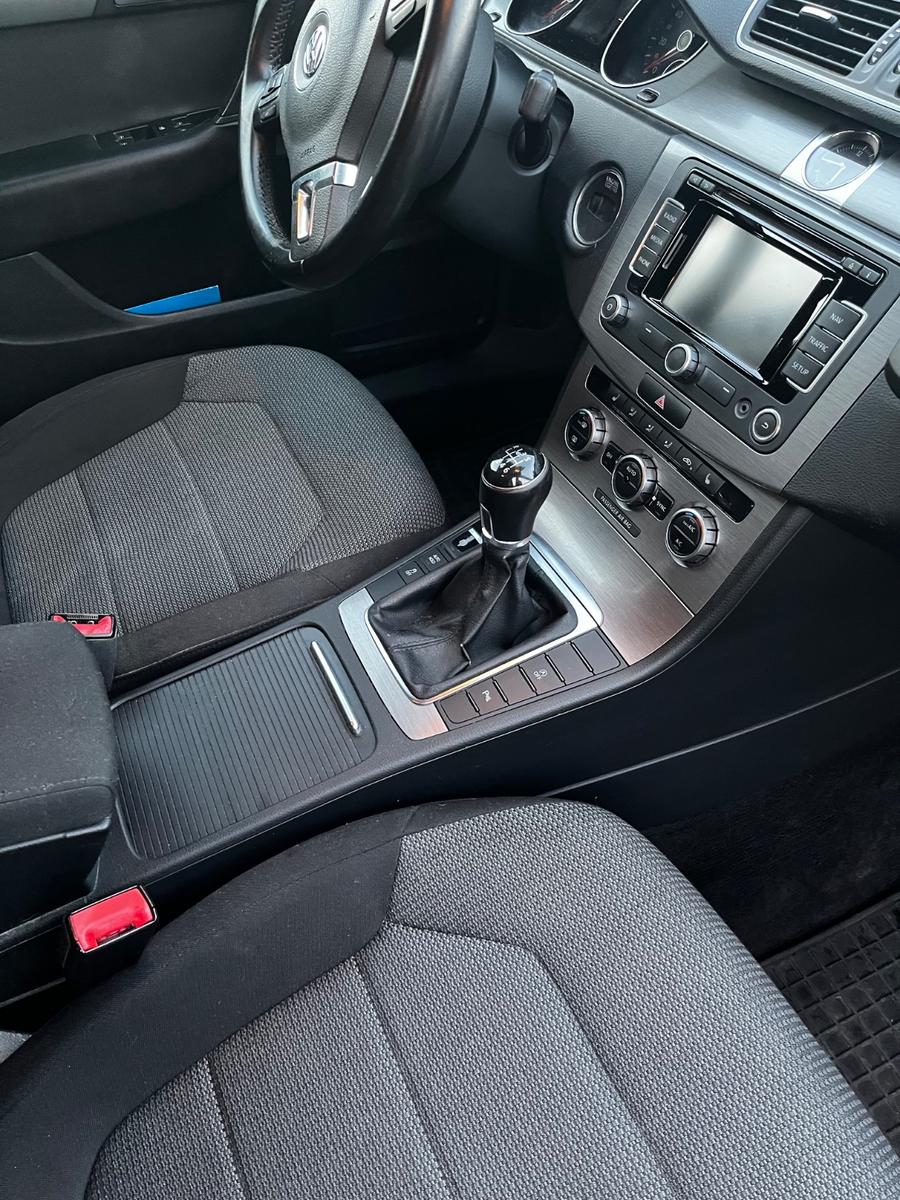 Volkswagen Passat 2013 — photo 12