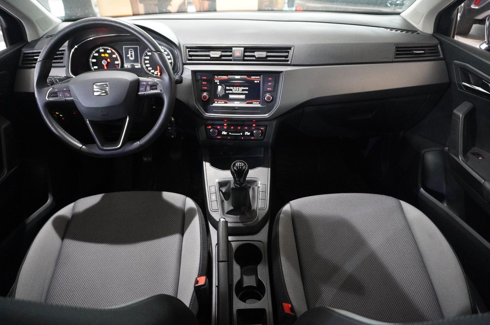 Fahrzeugabbildung SEAT Ibiza 1.0 MPI STYLE 5-TÜR NAVI/PDC/TEMP./NEBEL