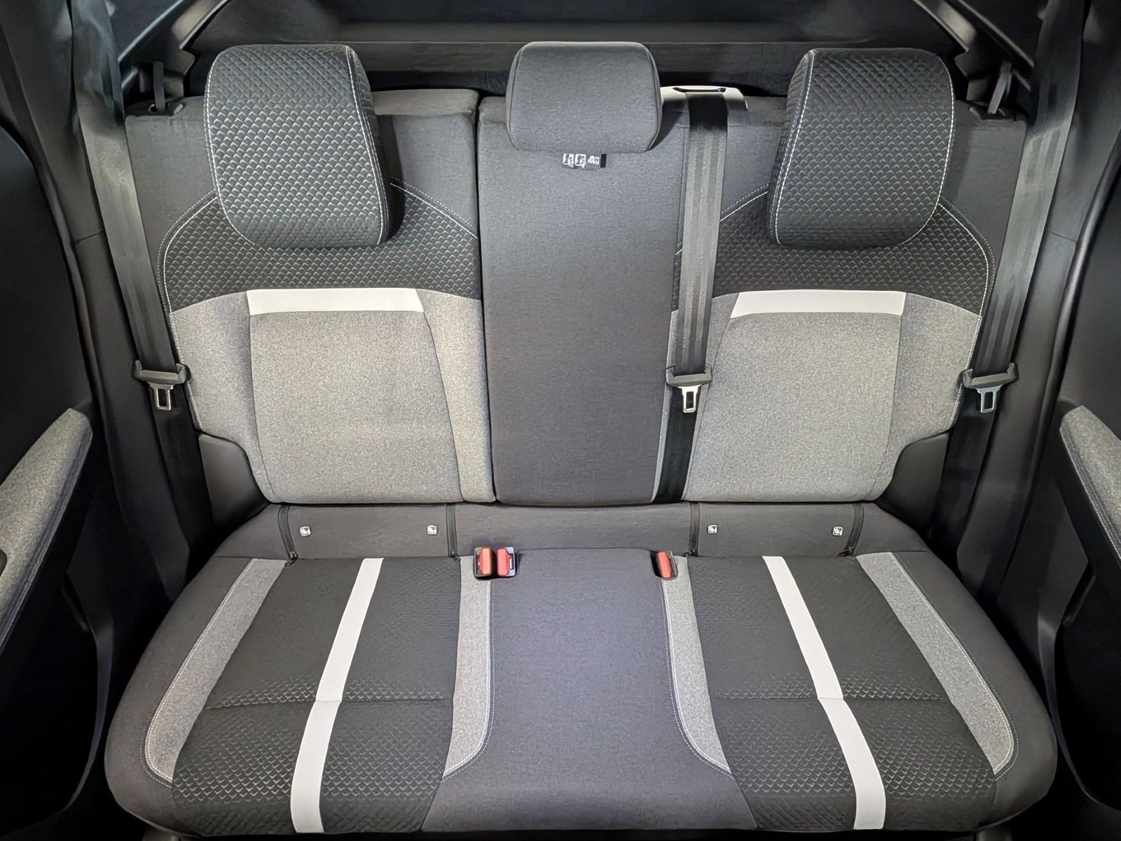 OPEL Frontera 1.2 GS Hybrid eDCT Kamera Navi – Bild 13