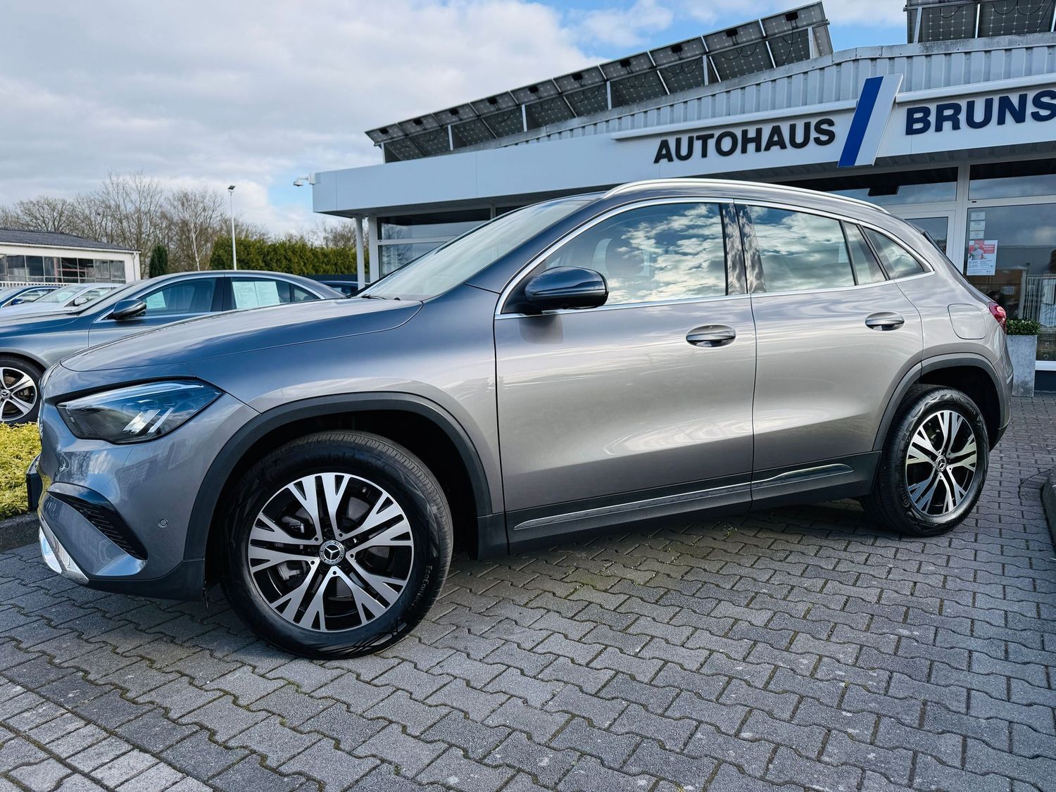Fahrzeugabbildung Mercedes-Benz GLA 220 d 4M PROG. ADVANCED, Distronic, 360°, To