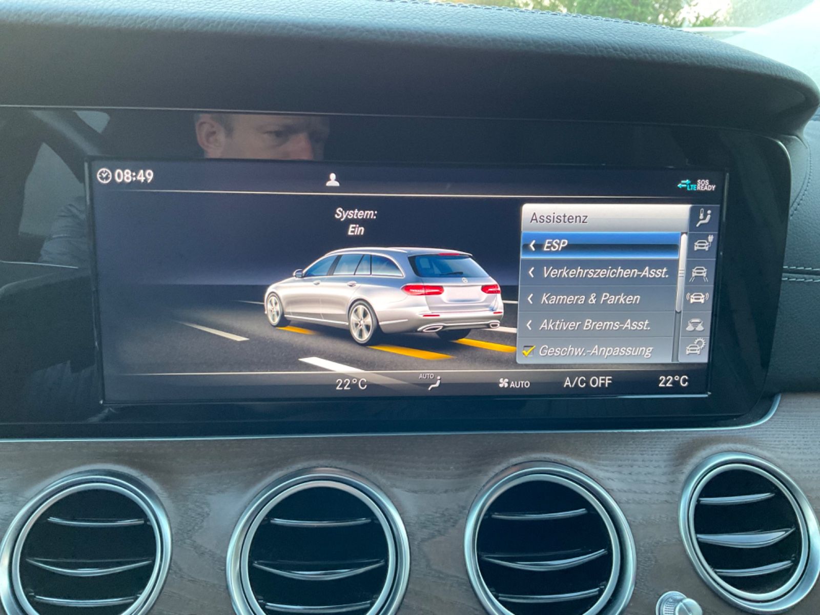 Fahrzeugabbildung Mercedes-Benz E 300 de T Autom,AMG,LED,Distronic,Kamera
