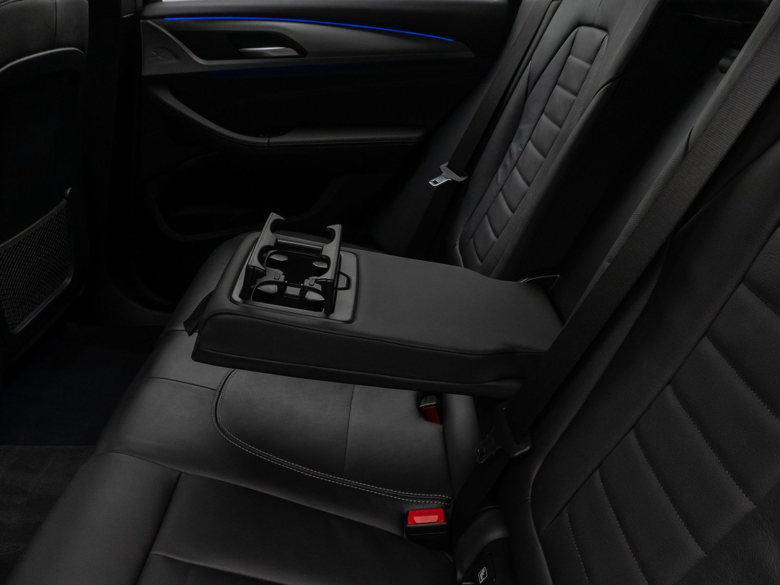 Fahrzeugabbildung BMW X3 xD20i M Sport 360°DAB Parkassist Alarm 19Zoll