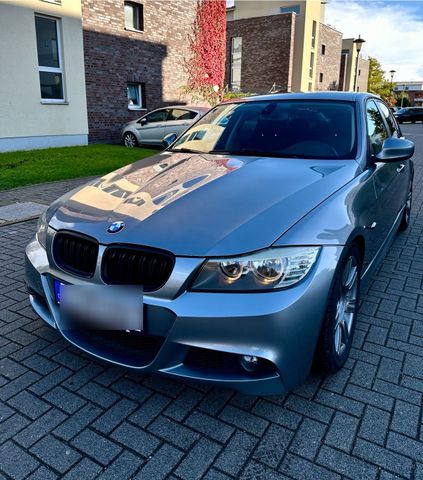 BMW  BMW 3er E90 320d M-Paket Facelift Automa...