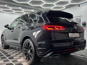 Volkswagen Touareg - 12