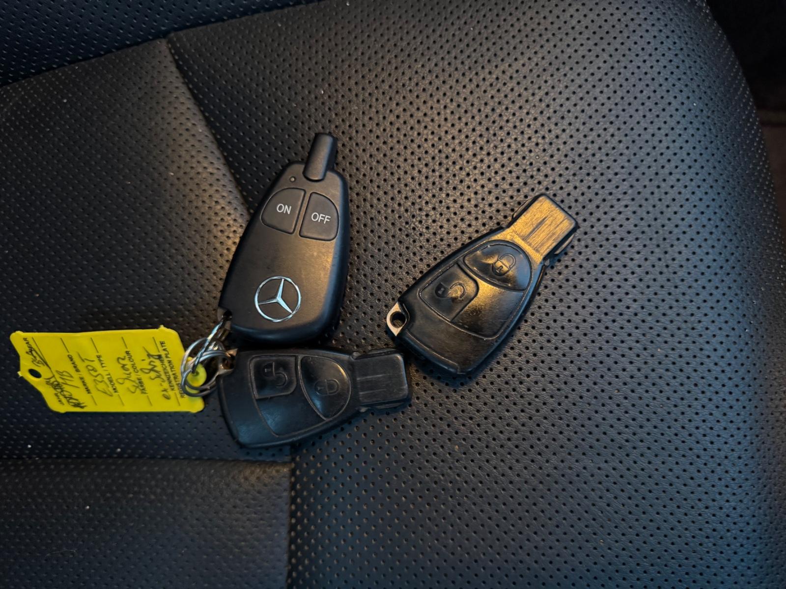 Mercedes-Benz E350 2005 — photo 19