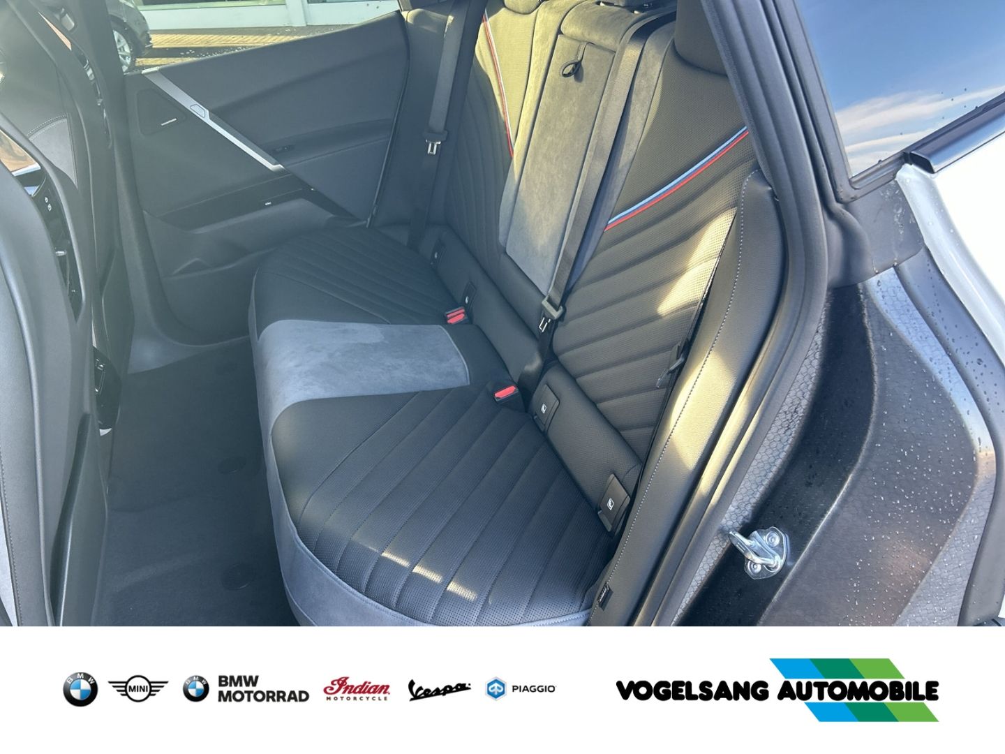Fahrzeugabbildung BMW iX xDrive45 M Sportpaket 21'' 0,25%-Versteuerung