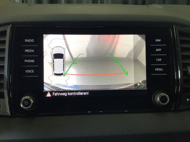 Fahrzeugabbildung Skoda Karoq Sportline 1.5 TSI DSG/Navi/DCC/ACC/4xSHZ