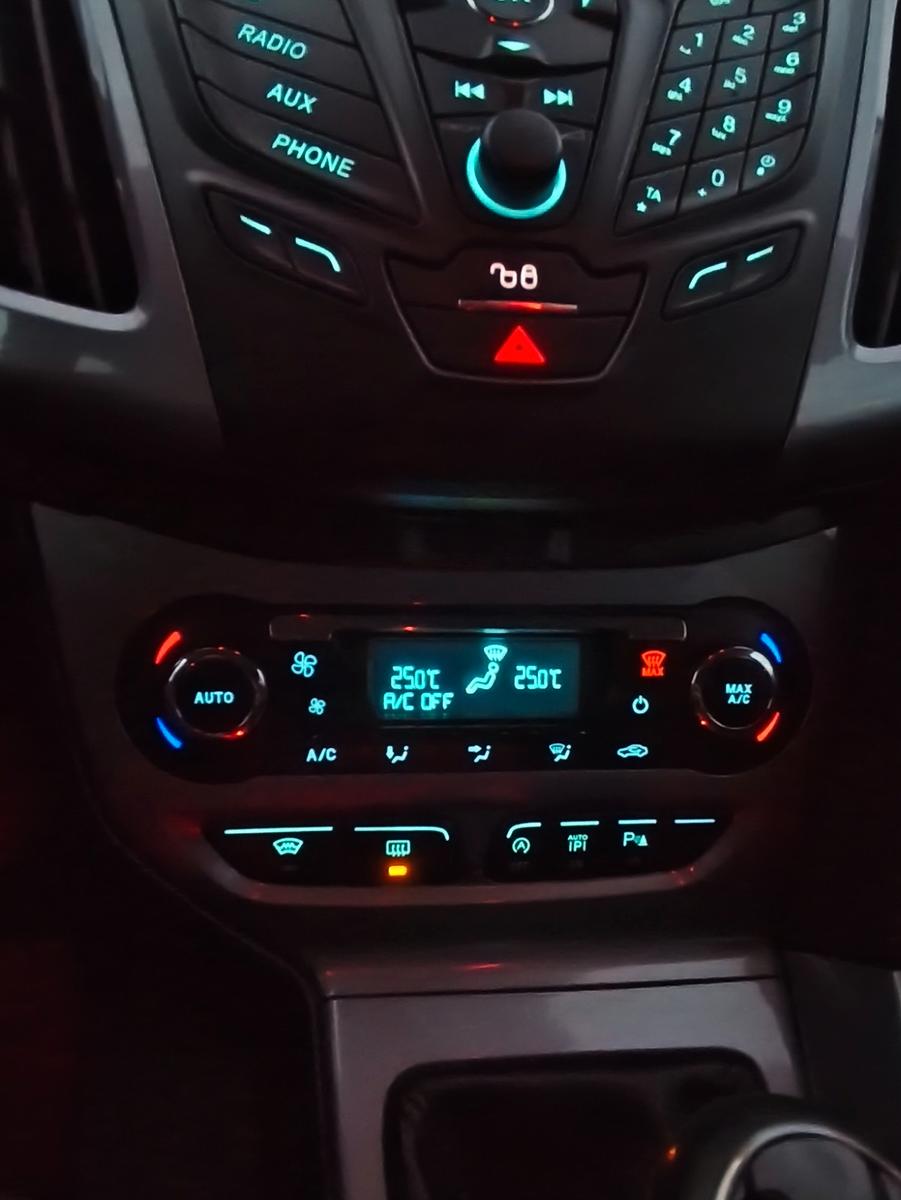 Ford Focus 2013 — photo 12