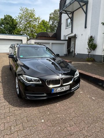 BMW 530d Touring A - Head UP/AHK/Pano/Scheckheft