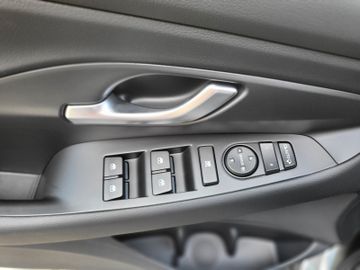 Fahrzeugabbildung Hyundai i30 FL 1.0 T-GDi (48V) iMT Trend NAVI KomfortP