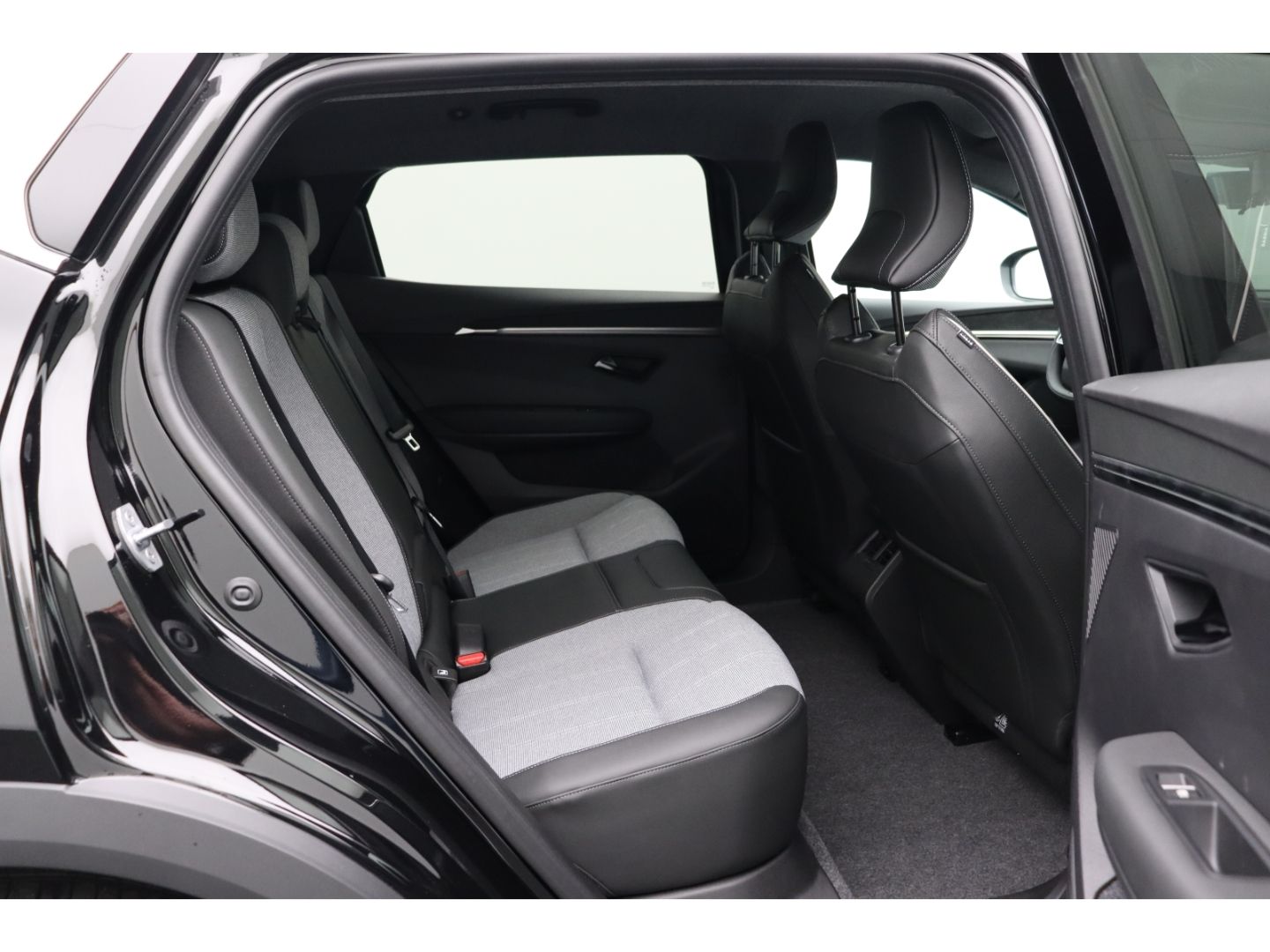 Fahrzeugabbildung Mitsubishi Eclipse Cross Diamant Top 11 KW ACC Totwinkelass