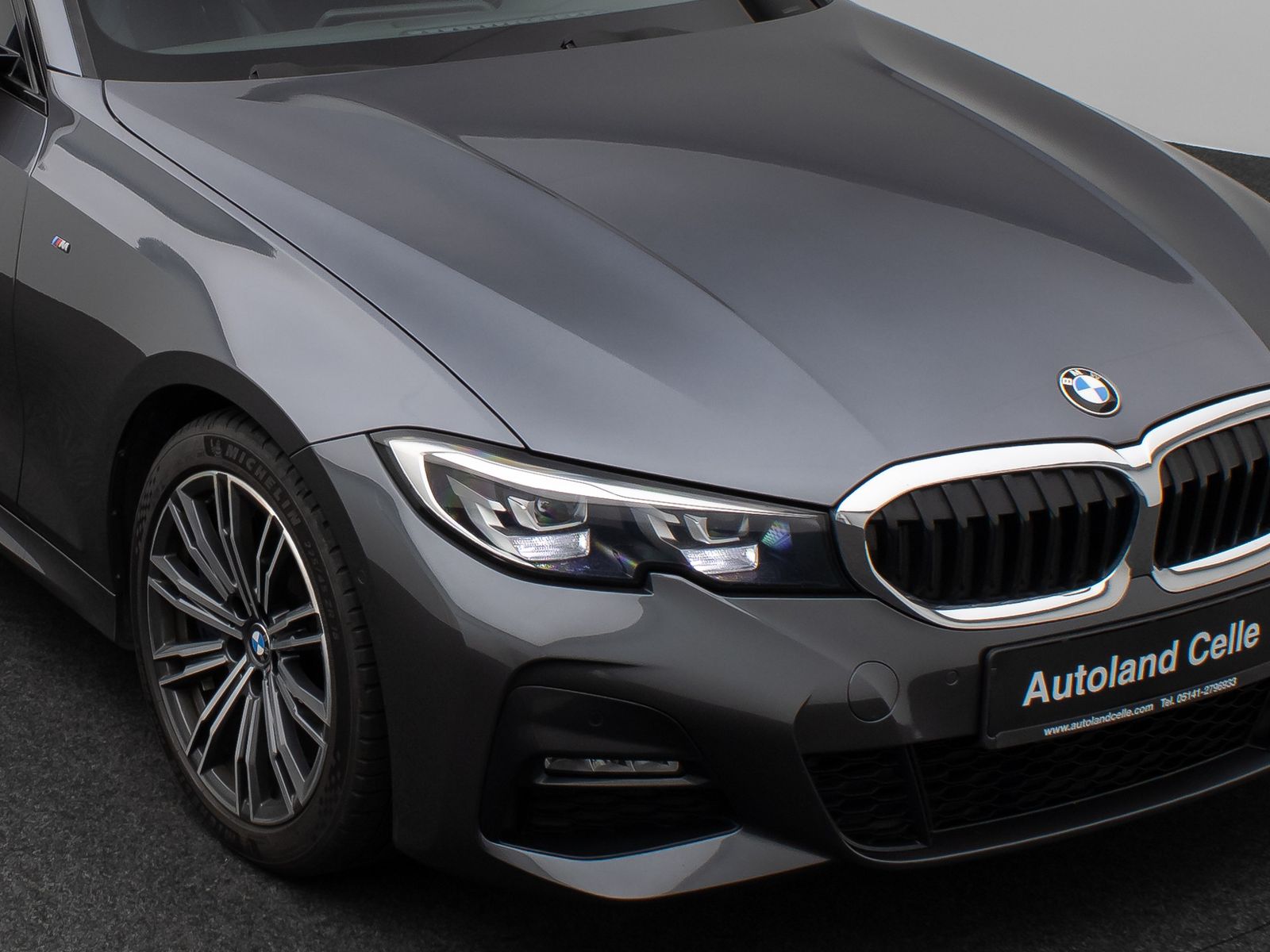 Fahrzeugabbildung BMW 330d M Sport HiFi Lenkradheiz AHK Komfort 18Zoll