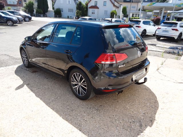 Fahrzeugabbildung Volkswagen Golf VII Lim. Allstar/DSG/Xenon/Navi/2.Hd/150PS/