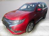 Mitsubishi Plug-in Hybrid Outlander 2.4 PHEV Plug-in Hybrid - Mitsubishi Plug-in Hybrid Outlander mit Schiebedach