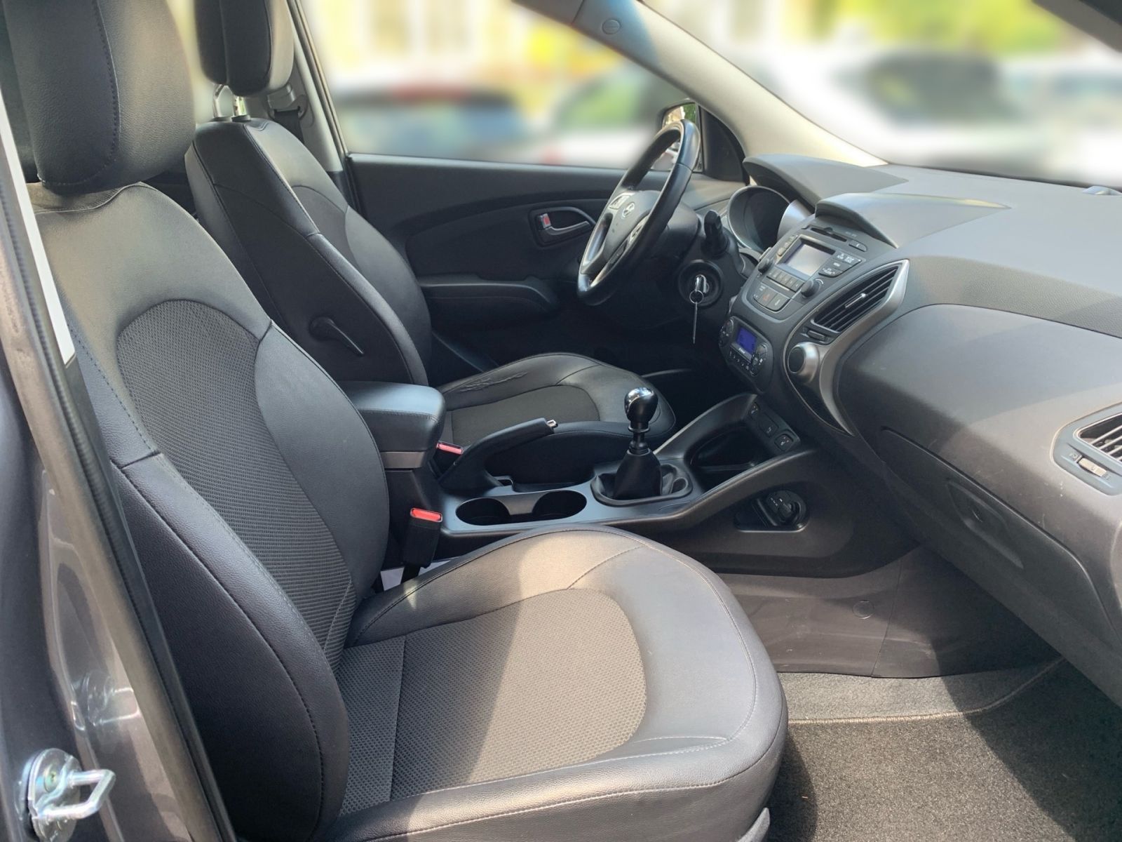 Fahrzeugabbildung Hyundai ix35 1.6 GDI 8-Fach Bereift Teilleder EXPORT