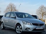 Kia Ceed Special 1.6 CRDi*1.Hand*Klima*SHZ*Tempomat* - Kia cee'd / Ceed aus 2012