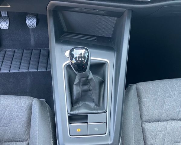 Golf VIII 1.5 TSI 85 kW Rush KLIMA LED ALU