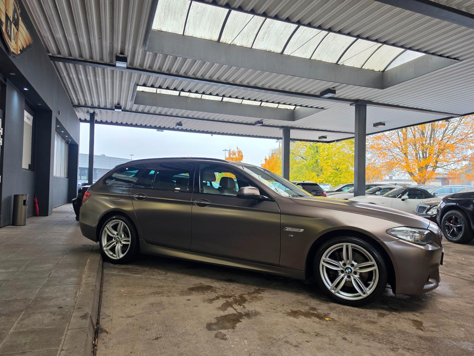 BMW 530d xDrive Touring M-Sportpaket FROZEN/Pano/AHK