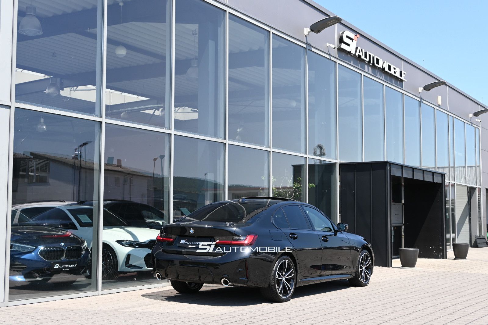 Fahrzeugabbildung BMW 320i xDr. M SPORT °UVP 76.229€°GLASDACH°STANDHZG