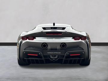2022 Ferrari SF90 照片 8