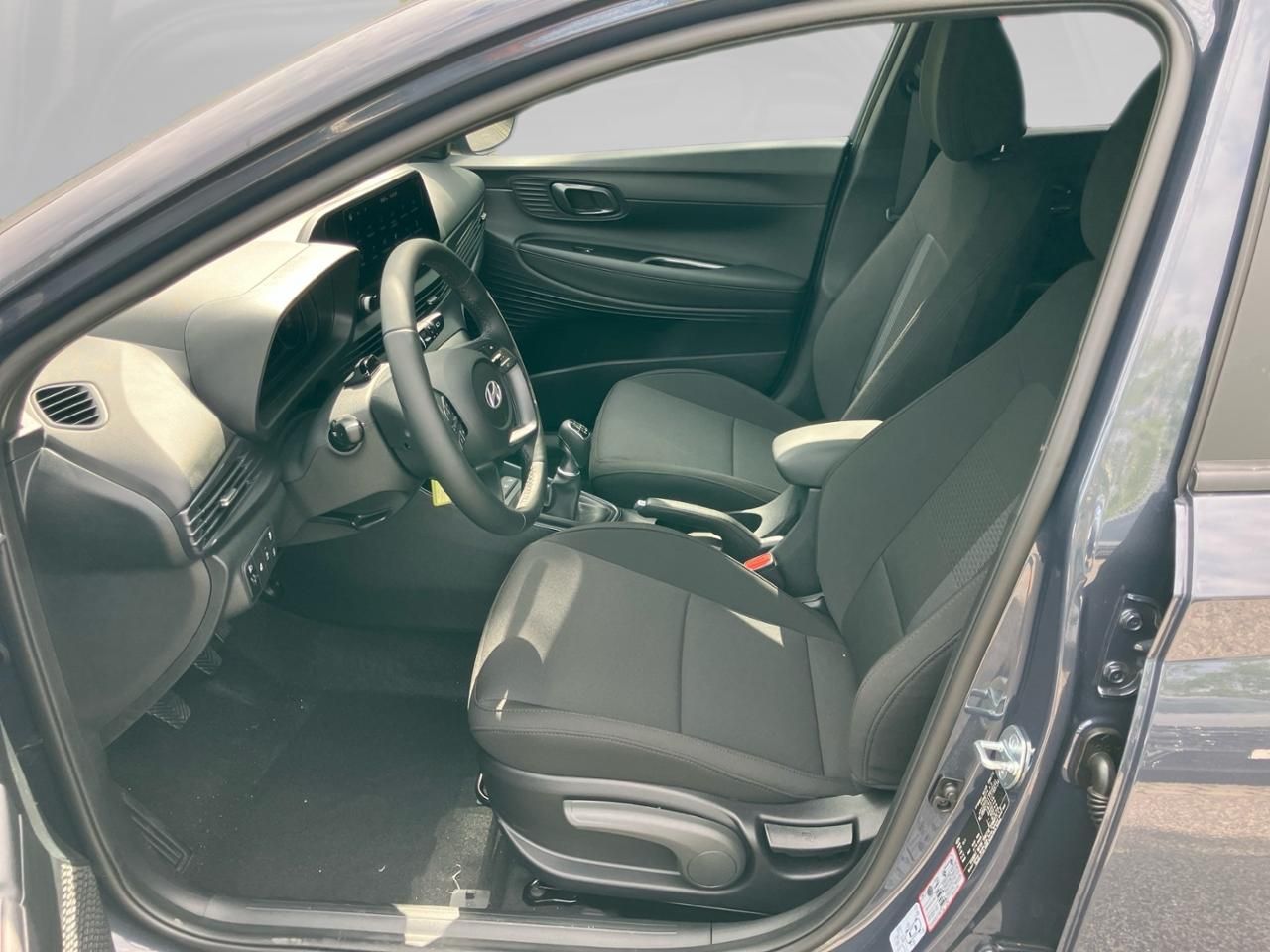 Fahrzeugabbildung Hyundai i20 BLACKLINE SHZ*LHZ*NAVI*CARPLAY