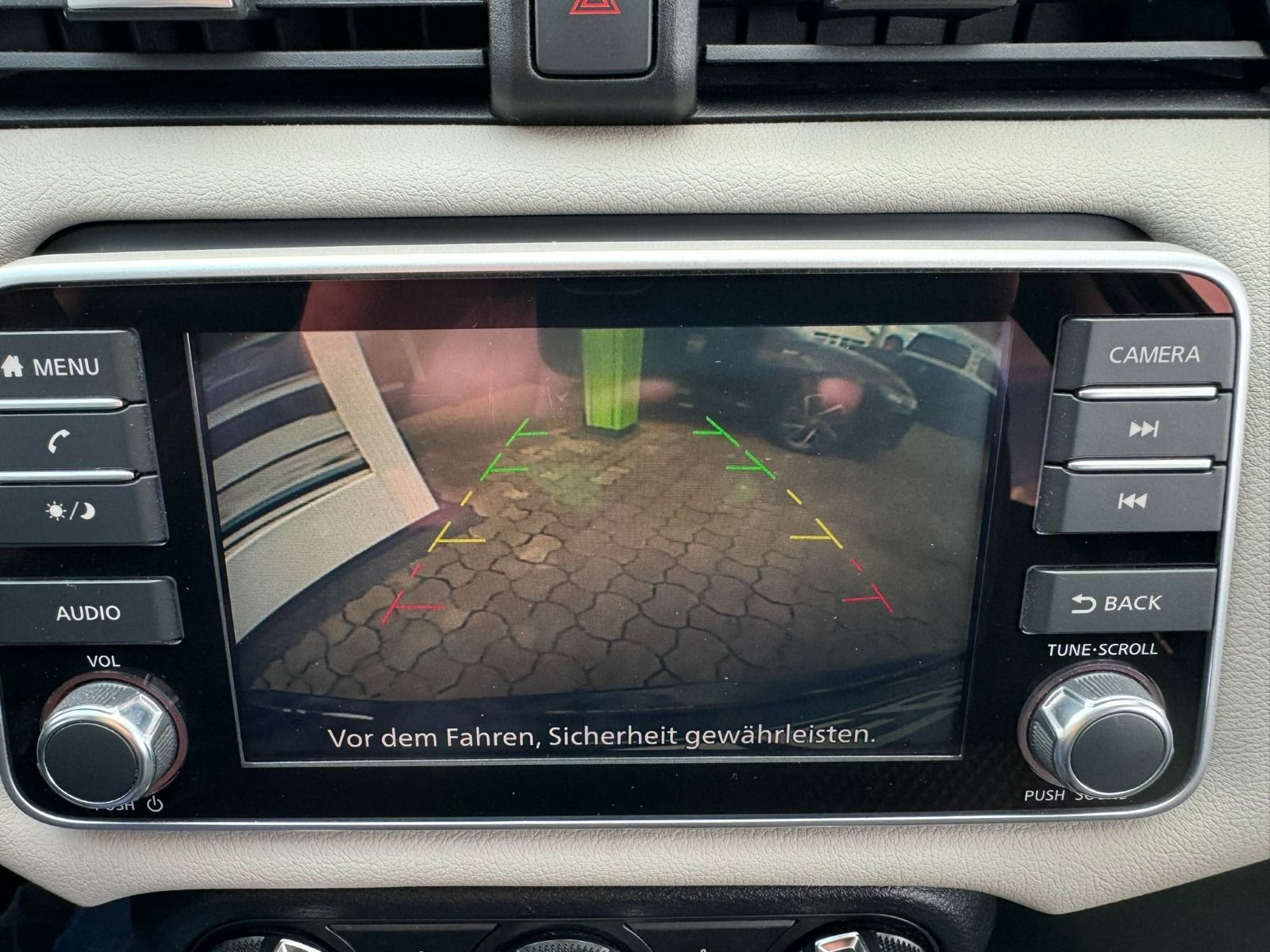 Fahrzeugabbildung Nissan Micra N-WAY 101PS 5-Gang*ALU*PDC*RFK*SHZ*Allwett