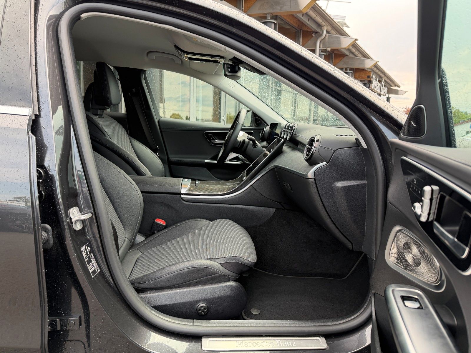 Fahrzeugabbildung Mercedes-Benz C 300 e 4M AVANTGARDE Memory+Burm+Distr+RKamera+