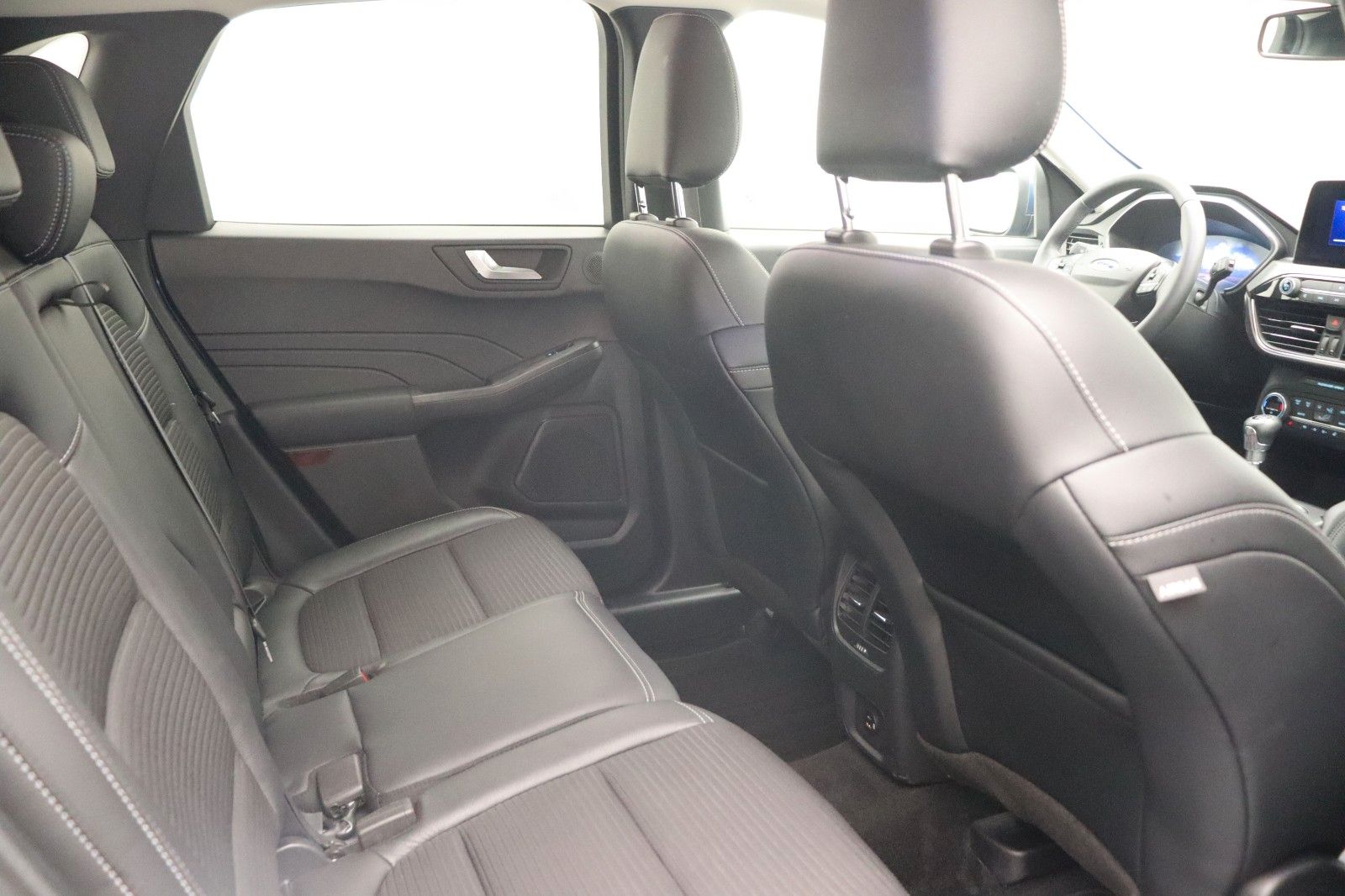 Fahrzeugabbildung Ford Kuga 1.5 Titanium X HUD AHK LED ACC
