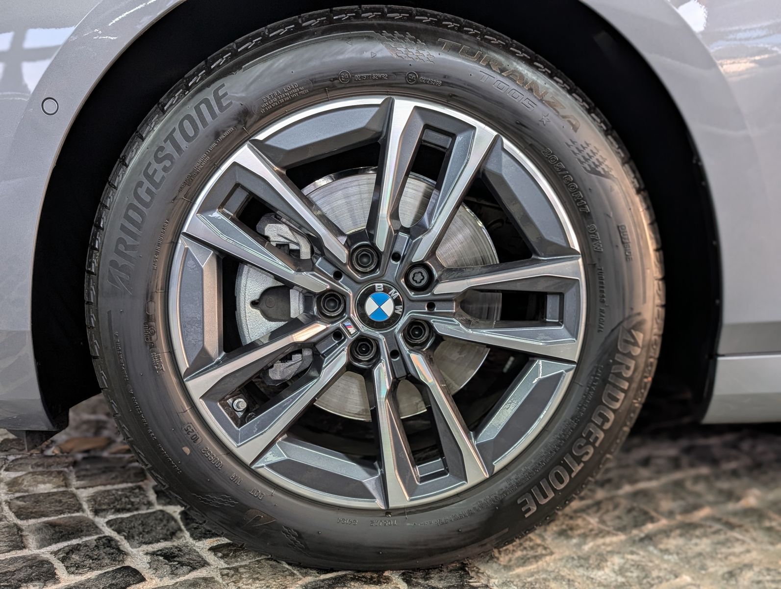 Fahrzeugabbildung BMW 218 Active Tourer  M Sport SHADOW PANO AHK LEDER