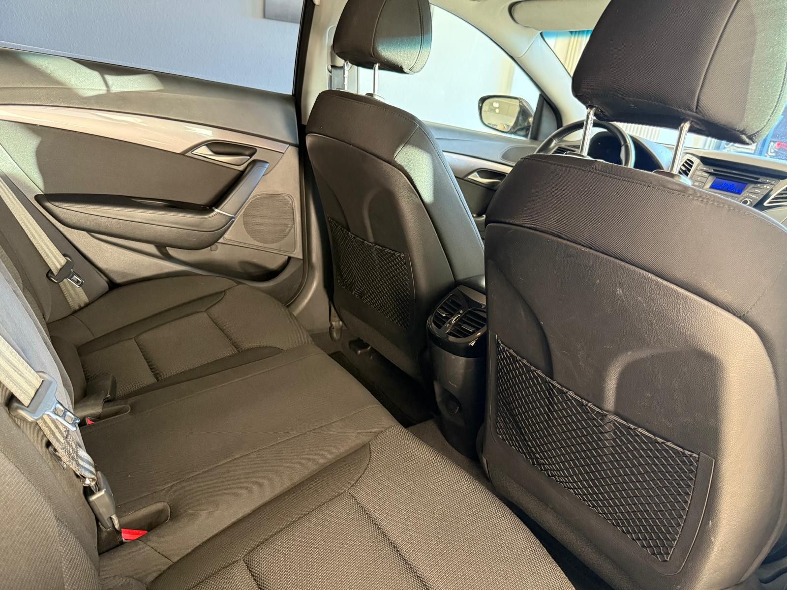 Fahrzeugabbildung Hyundai i40 cw blue Classic /AHK/8.FACH BEREIFT