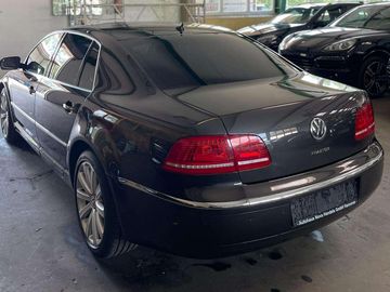 Volkswagen Phaeton - 4