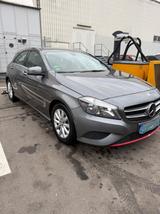 Mercedes-Benz A-Klasse A 180 sehr gepflegt, TÜV neu - gebrauchte Mercedes-Benz A 180 aus dem Jahr 2013