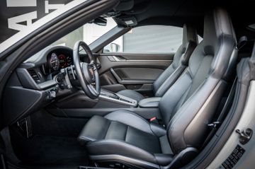 Porsche 992 Carrera 4S Cabriolet | PDCC | BOSE | 18Wege