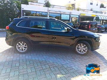 Jeep Cherokee - 4