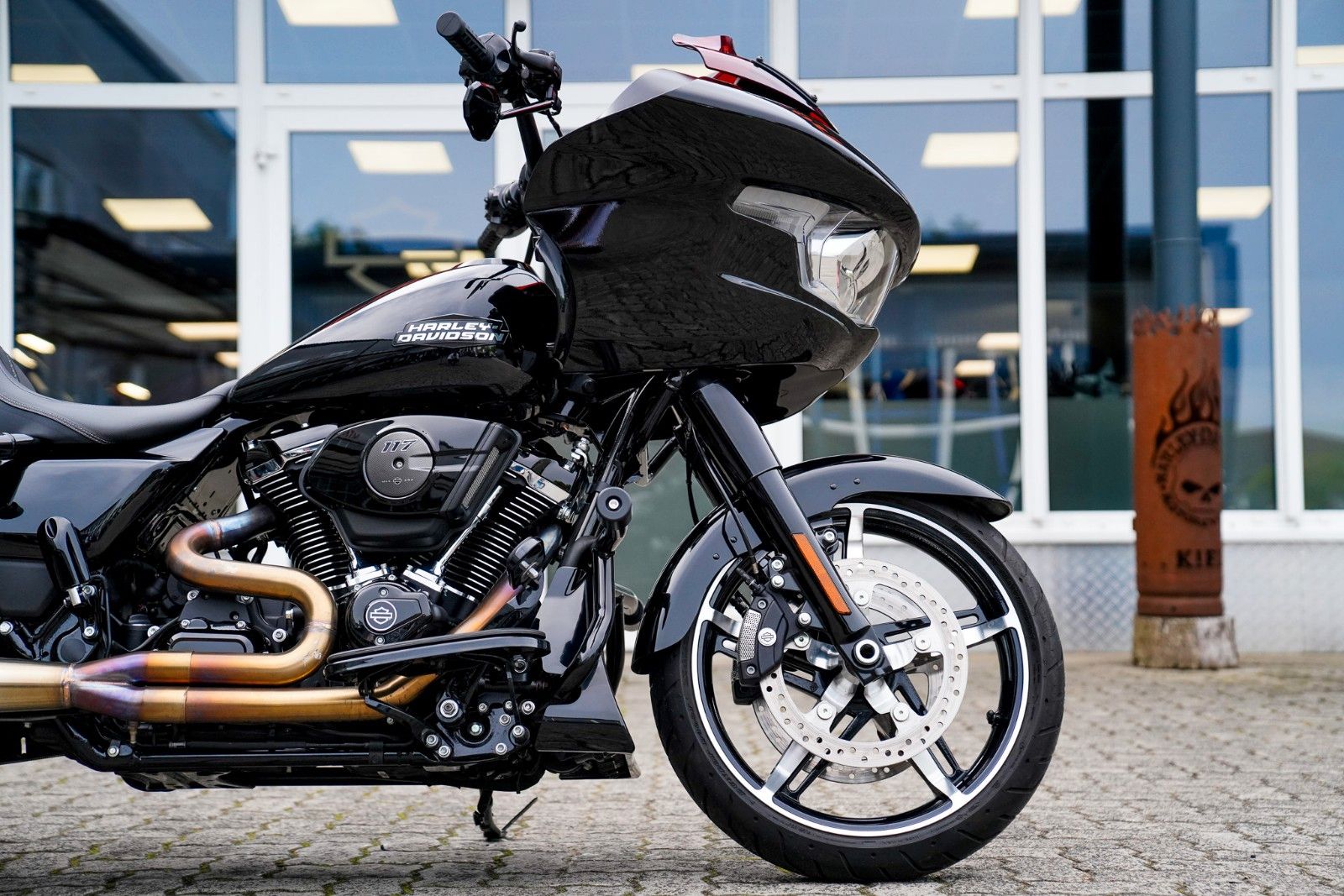 Fahrzeugabbildung Harley-Davidson Road Glide FLTRX 117 Cui - Zard Rick´s Lenker -