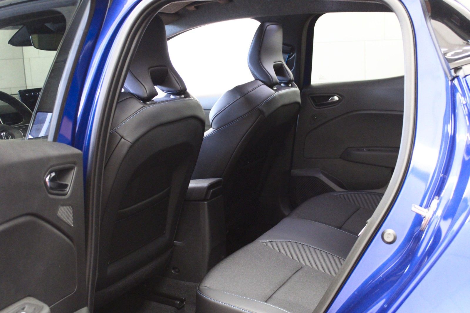 Fahrzeugabbildung Renault Clio TCe 90 Esprit Alpine *Winter-Paket*Bose*